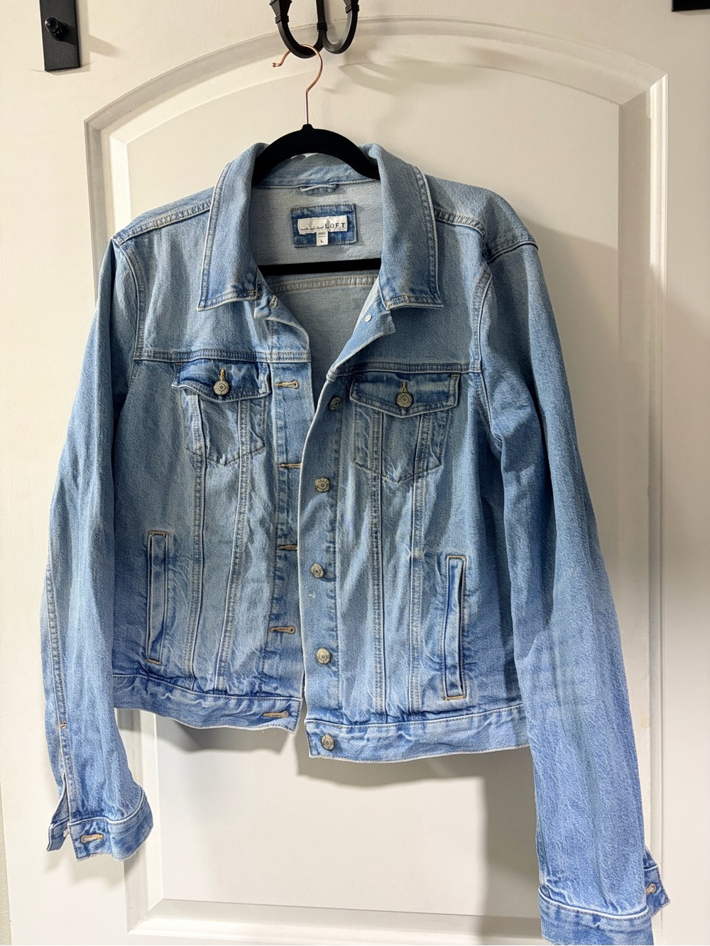 LOFT. Light Wash Denim Jacket - Classic Jean Jacket. Size Large.